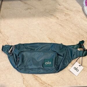 ALO NWT Unisex Yoga Green Belt Bag